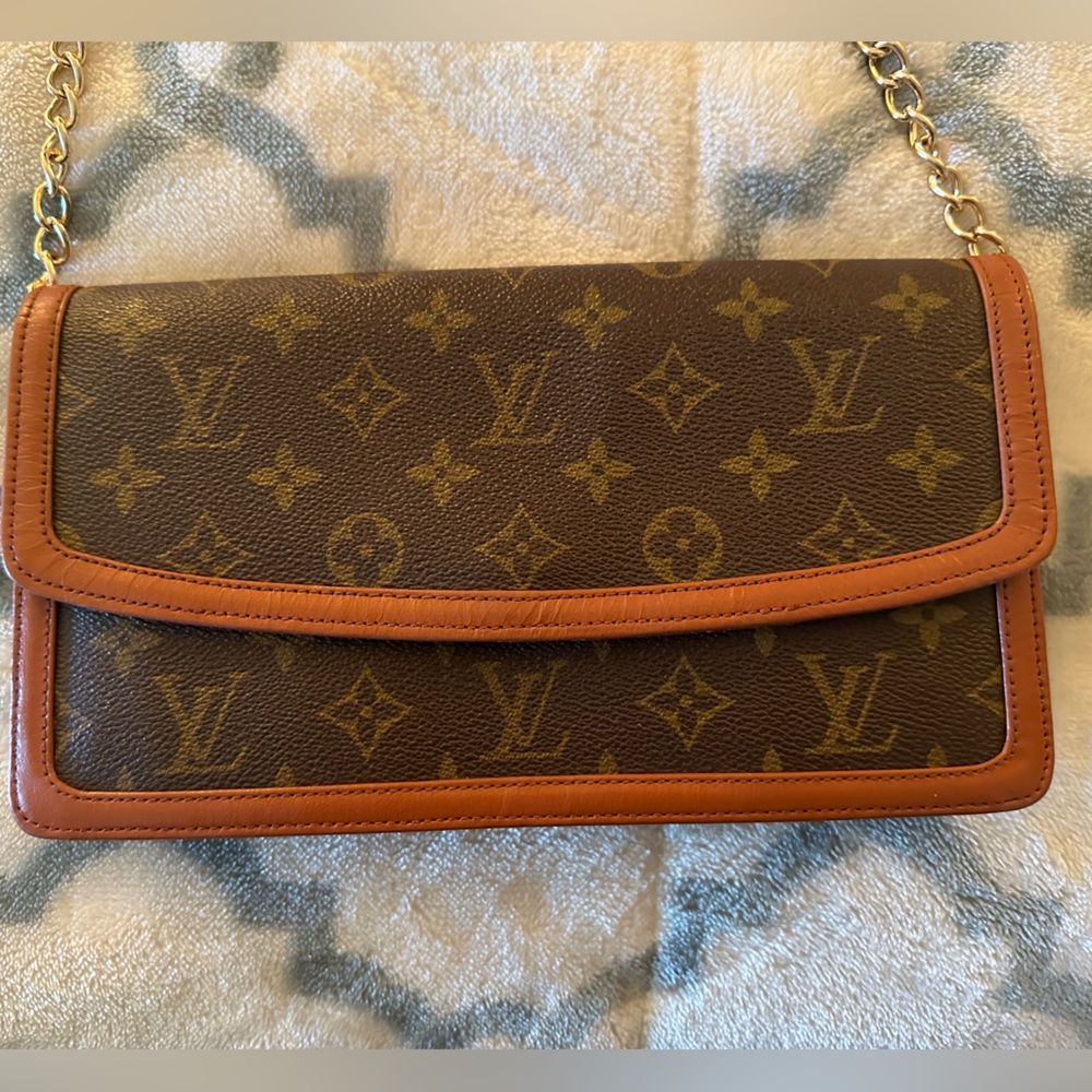 Louis Vuitton, authentic vintage Dame Clutch/Crossbody